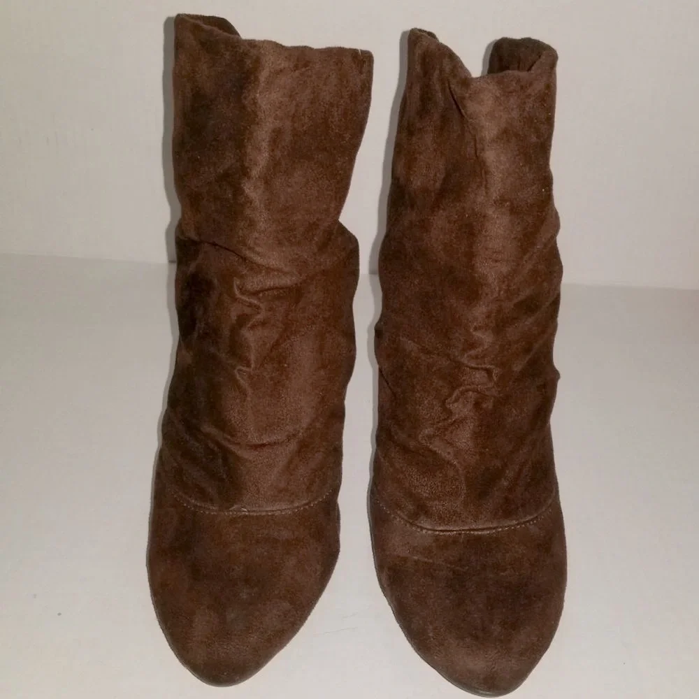 BAMBOO Brown Heels Booties‎